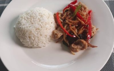 ผัดฉ่าลูกชิ้นปลา