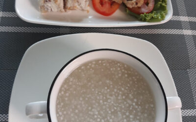 ไข่ขาวม้วนหมูทอดกระเทียม